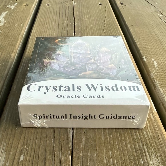 Crystals Wisdom Oracle Cards - Picture 4 of 10
